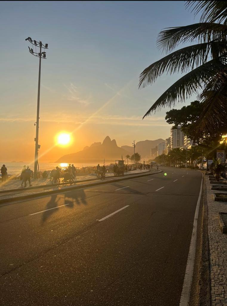 Alugo Quarto Espacoso Com Banheiro Privado Em Apartamento Em Copanema Рио де Жанейро Екстериор снимка